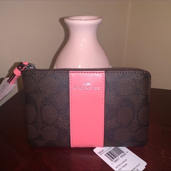 Coach Handbags - COACH wristlet
